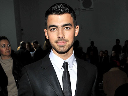 Joe Jonas Sticks to His Boys at a Vodka Bash Joe Jonas