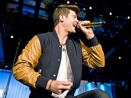 Robin Thicke Shows Off Pictures of Son Julian at Charity Event