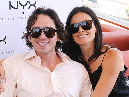 Ben Flajnik & Courtney Robertson Sip Bloody Marys Poolside
