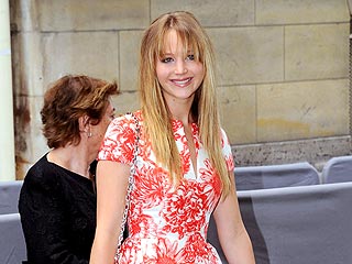 Jennifer Lawrence Gets Pampered During a Shopping Event for Ladies | Jennifer Lawrence