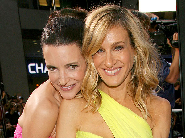 Sarah Jessica Parker & Kristin Davis Share Laughs but No Cosmos