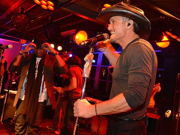 Tim McGraw & Ne-Yo's Halloween Treat in Nashville