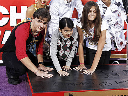 Michael Jackson's Children Memorialize Him in Handprint Ceremony
