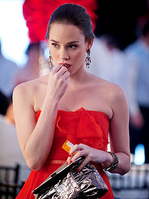 Revenge - Christa Allen: 'Explosive Scenes' Are on the Way