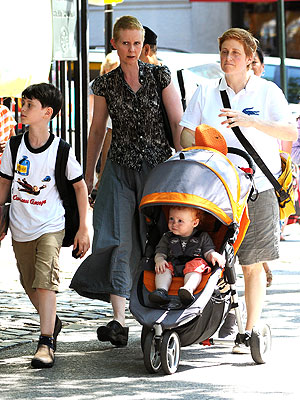 Cynthia Nixon Married Christine Marinoni; Take a Family Stroll