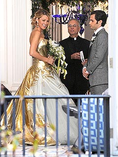 Blake Lively Photographed in Wedding Dress on Gossip Girl Set | Blake Lively, Penn Badgley