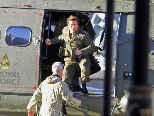 Tom Cruise Films Helicopter Scene in Empty Trafalgar Square
