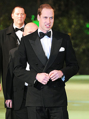 Prince William Attends Hobbit Premiere Without Kate
