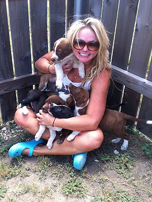 Miranda Lambert Fosters Abandoned Puppies