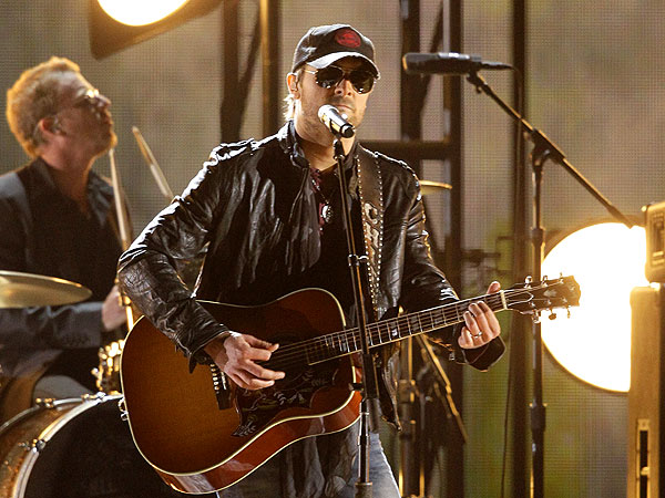 Taylor Swift, Miranda Lambert, Brad Paisley - Country Music Association Awards