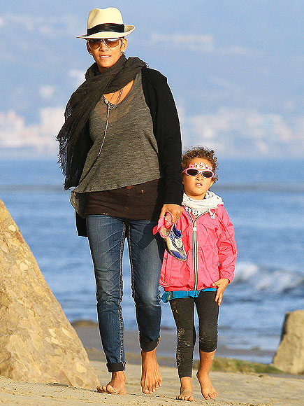 Star Tracks: Monday, December 10, 2012