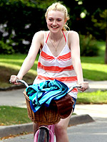 Lights! Camera! Fashion! | Dakota Fanning, Elizabeth Olsen