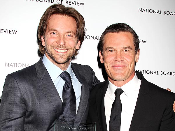 Josh Brolin Enjoys Guys' Night Out After Split