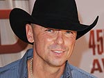 Kenny Chesney Practices with the Seahawks