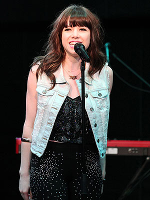 Carly Rae Jepsen Cancels Boy Scouts Concert Over Anti-Gay Policy