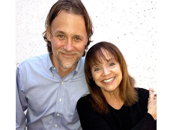 Valerie Harper's Fans, Friends & Colleague Send Support, Prayers
