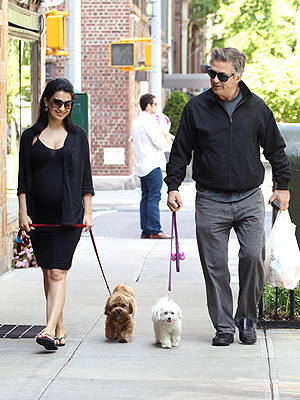 Alec & Hilaria's Sidewalk Strutters | Alec Baldwin, Hilaria Thomas