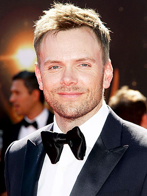Joel McHale Named Entertainer for White House Correspondents' Dinner