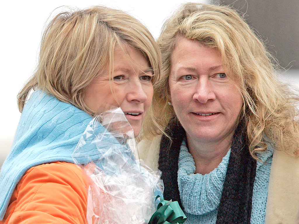 Martha Stewart's Sister Laura Plimpton Dies