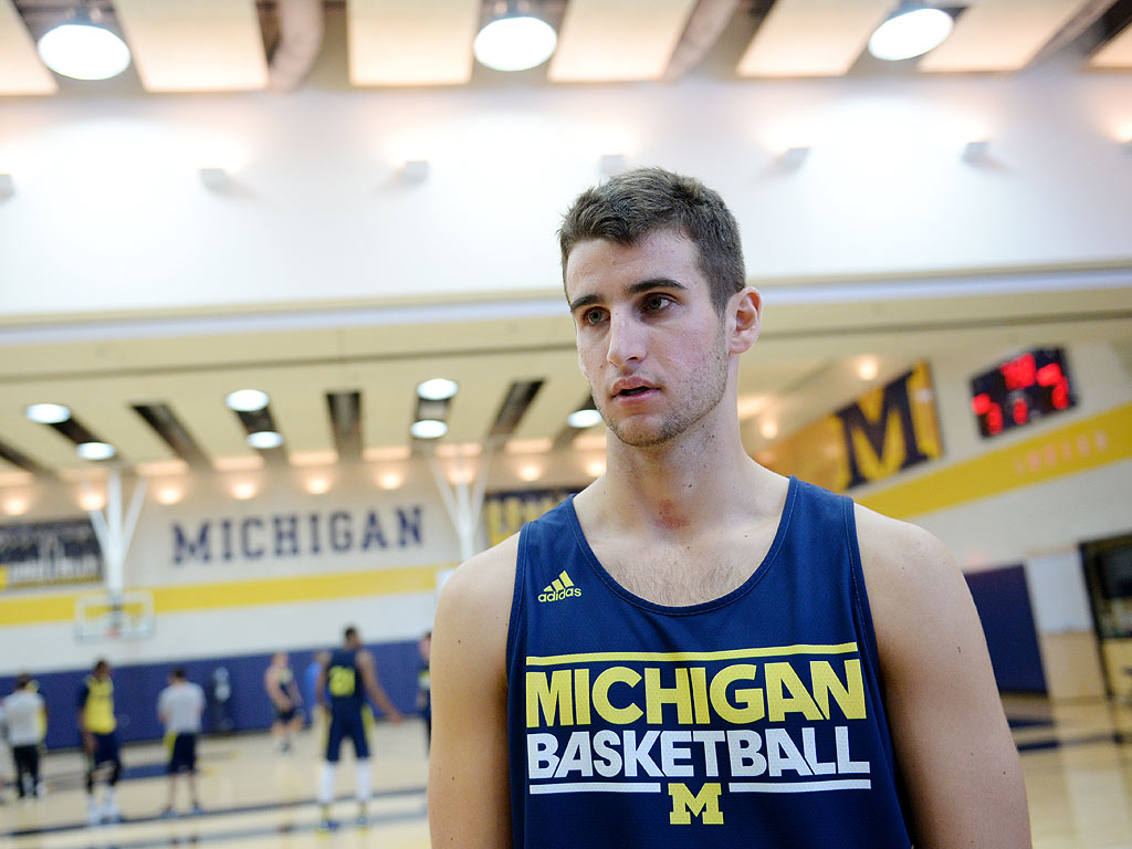 Austin Hatch, Plane Crash Survivor, Plays First College Basketball Game