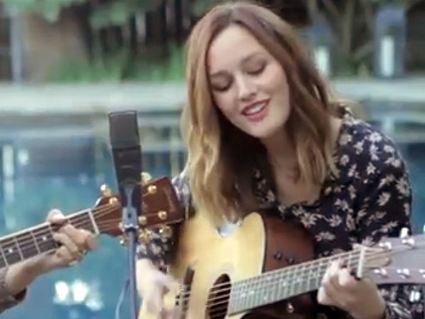 Leighton Meester singing Leighton Meester singing