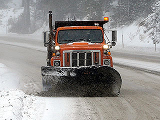 Storm Brings Snow to West Ahead of 2015, Over 180 Stranded Motorists Rescued