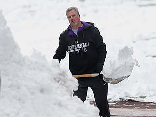 Man Speaks for All of Denver with Grumpy Narration of Mother's Day Snowstorm (VIDEO)