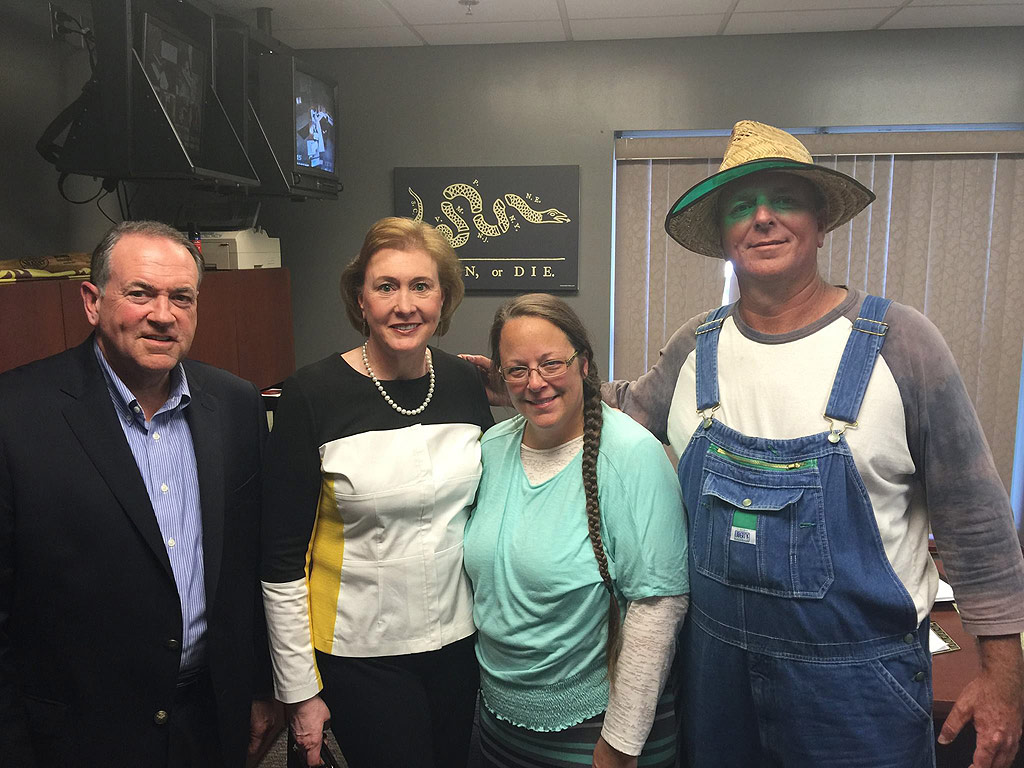 http://img2-3.timeinc.net/people/i/2015/news/150921/mike-huckabee-1024.jpg