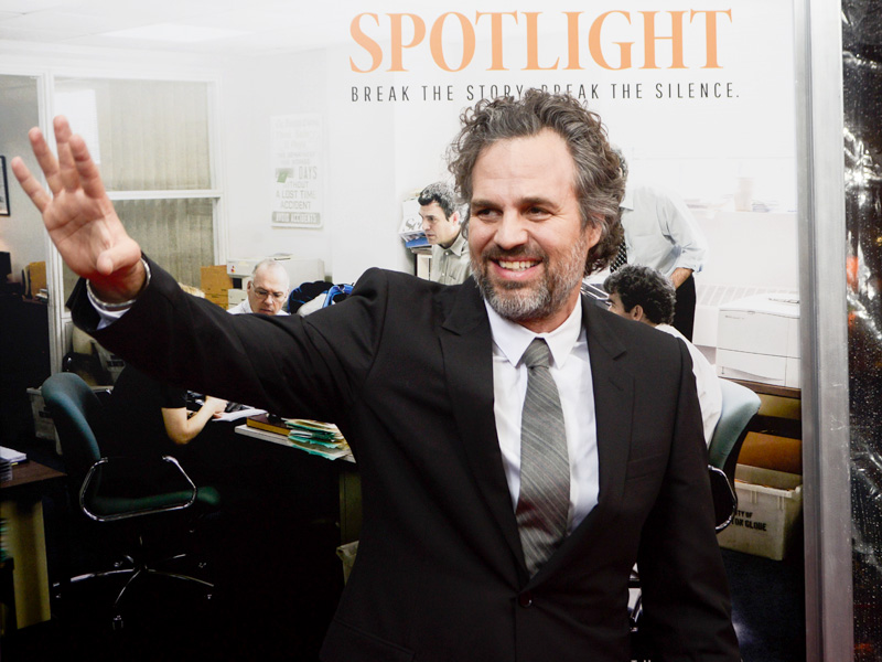 Mark Ruffalo Talks Hypocrisy of Catholic Church at Spotlight Premiere