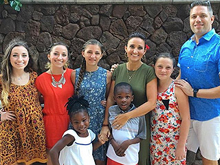 YouTube's Shaun and Mindy McKnight's Job Is to Spend Time with Their Six Children