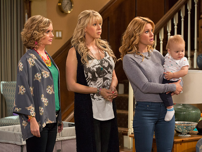 Fuller House Cast Offers Behind-the-Scenes Video : People.com
