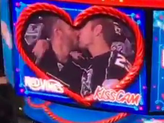 gay cum kiss video