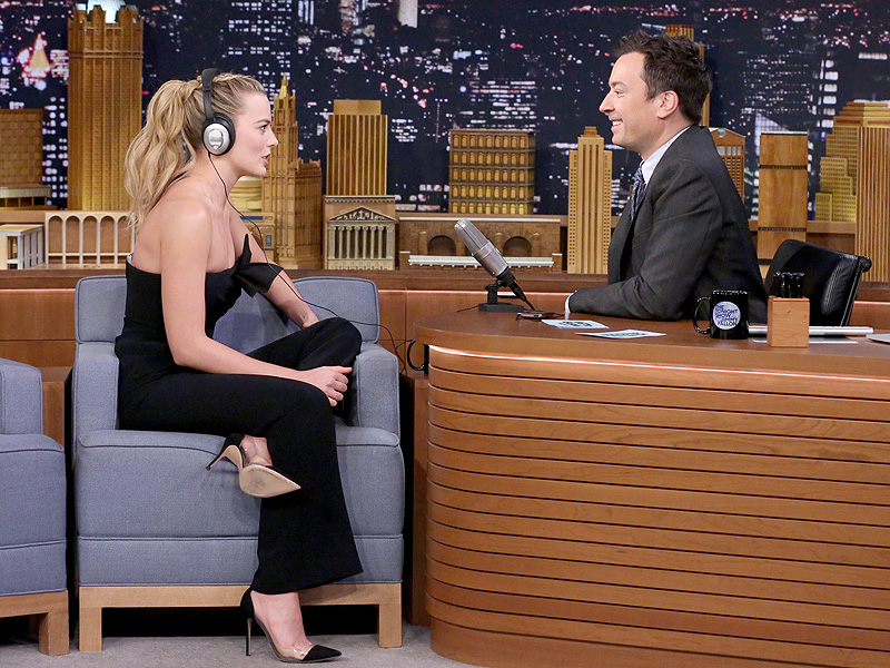 Margot Robbie Plays The Whisper Challenge On The Tonight Show