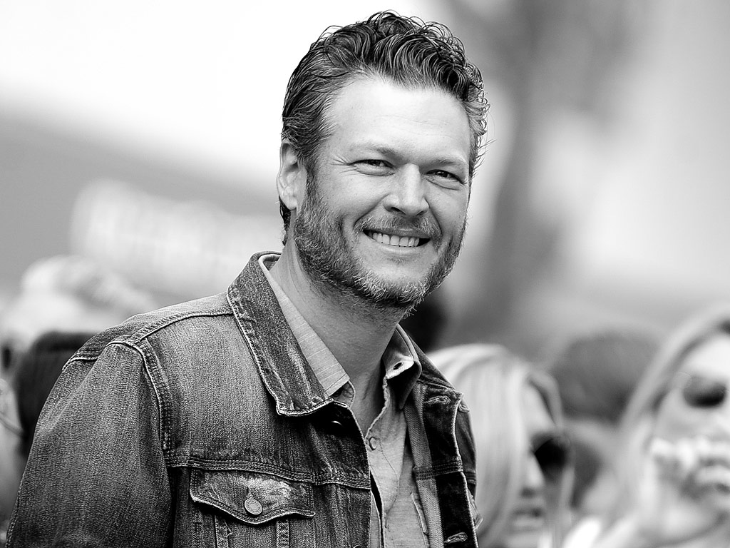 Blake Shelton Fires Back at Online Twitter Troll