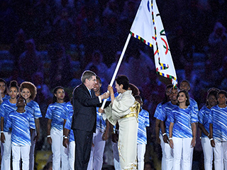 Rio Hands Over Olympic Flag to Tokyo, Who Accept with Awesome Nod to Super Mario Bros.