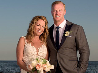 Comedian Sarah Colonna Weds Seahawks Player Jon Ryan in Mexico – and Ross Matthews Officiates!