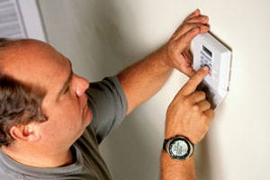 Richard Trethewey programs thermostat wars