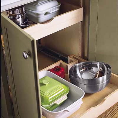 Pull-out organizer