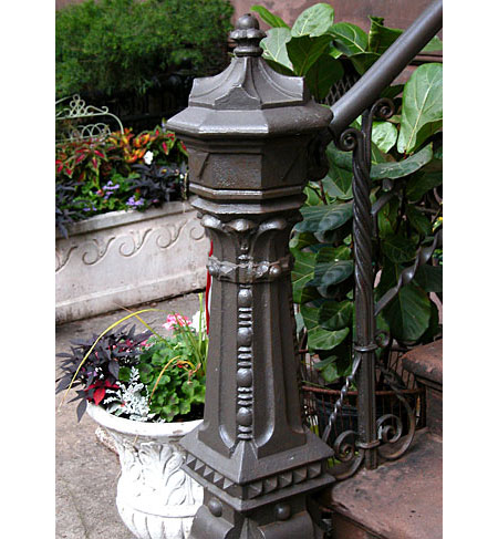 pagoda-shaped newel