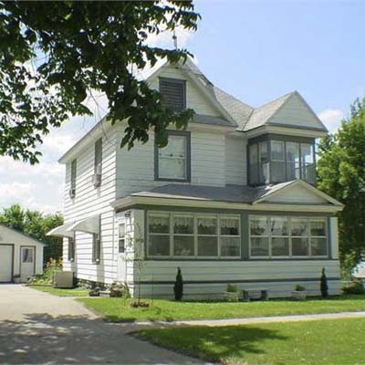 outdated victorian house exterior