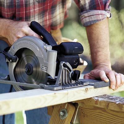 cross cutting with a circular saw