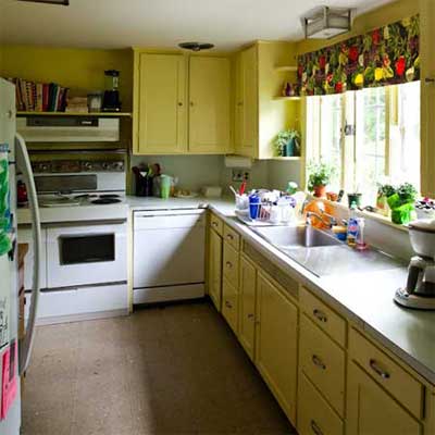 kitchen of the T O H auburndale house before remodel