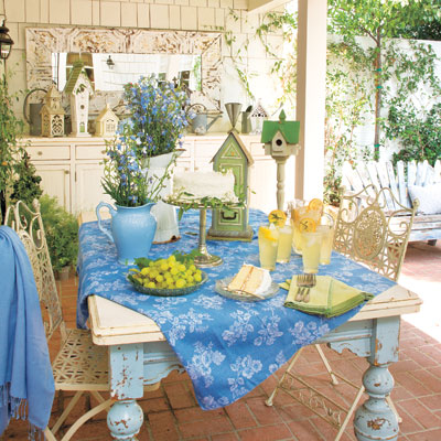 Outdoor patio dining room 