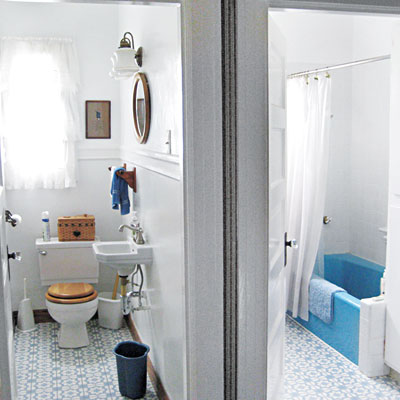 Second floor bathrooms before the remodeled of the Miller Pelaez home