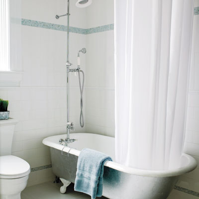 Second floor bathroom tub after the remodel