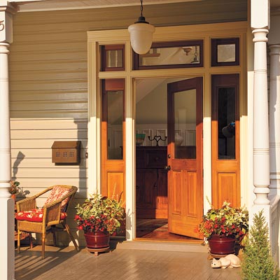 Folk victorian entryway