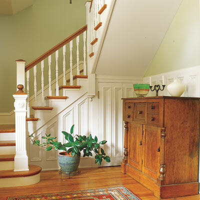 Folk victorian foyer