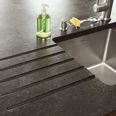 Folk victorian kitchen drainboard