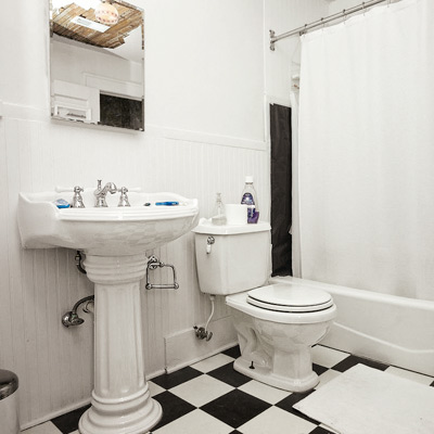 reader budget remodel vintage bath before
