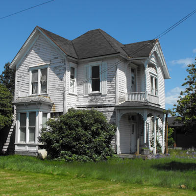 Queen Anne house in Tillamook, Oregon for sale through Save This Old House